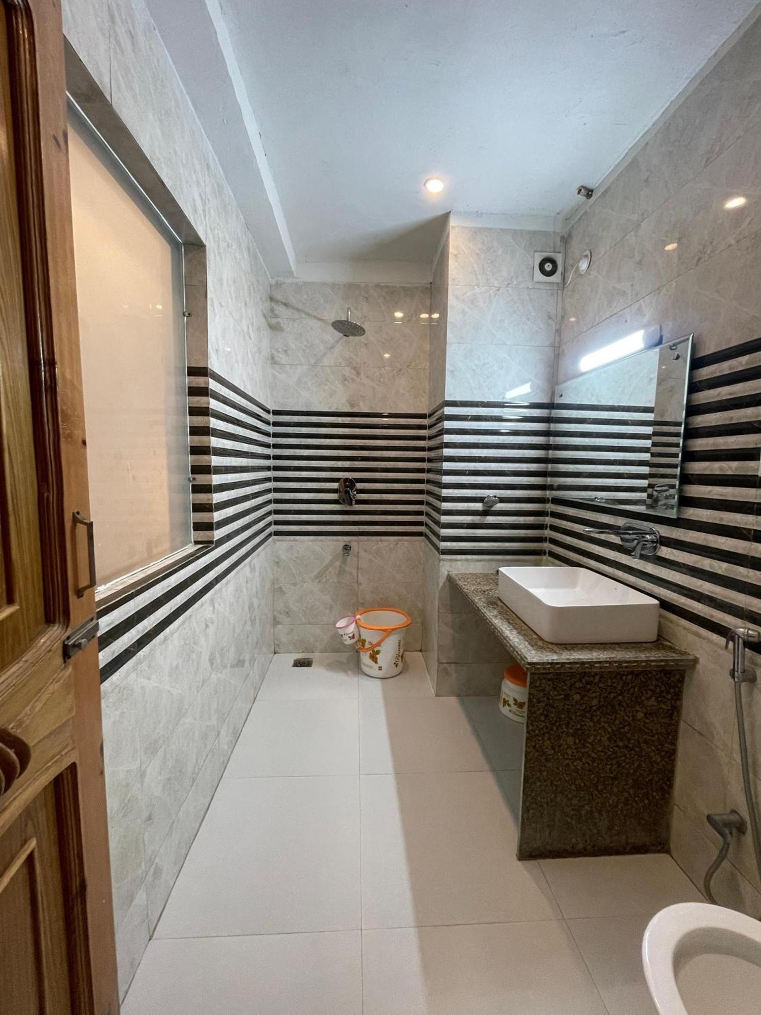 Hotel Zoon Dabb Srinagar Airport Kashmir Kültér fotó